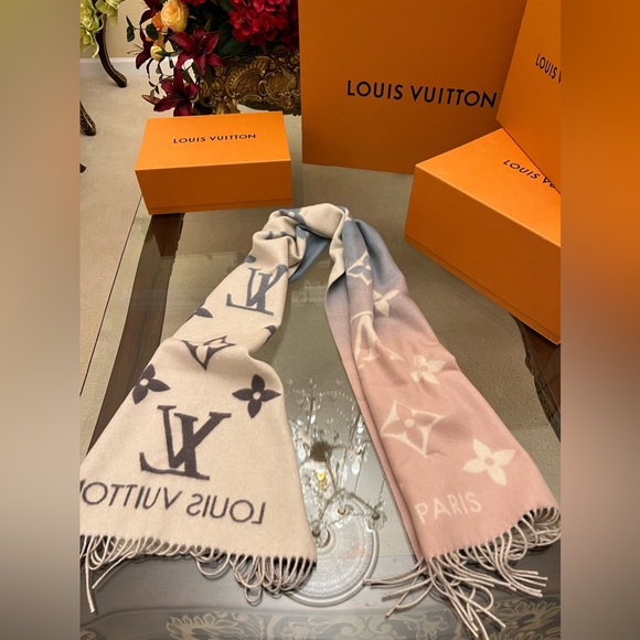 NIB M70868 Louis Vuitton Reyjavik Gradient Scarf Cashmere 100% Authentic - Picture 4 of 12